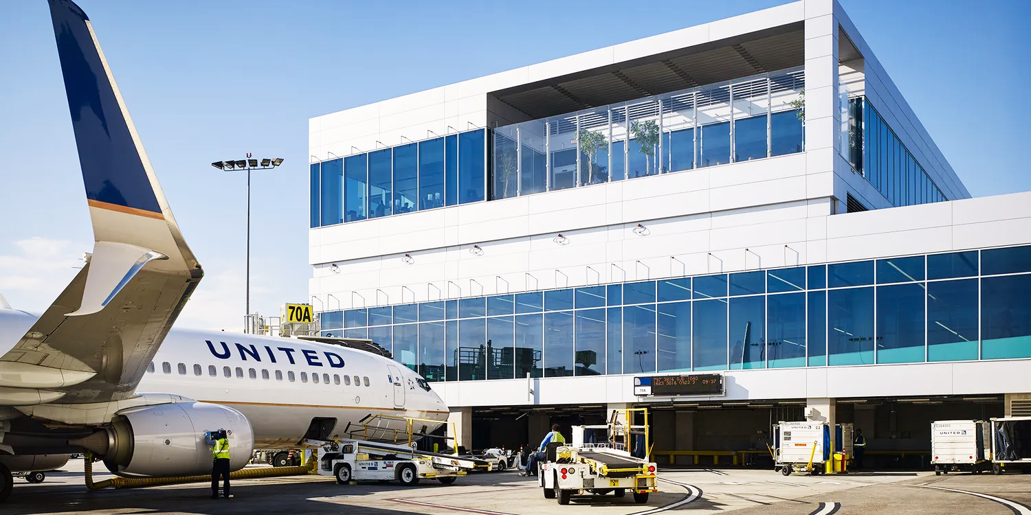 United Airlines Terminal 7 TRP